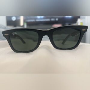 Ray-Ban Wayfarer glasses -black